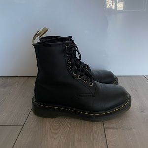 Vegan leather dr.Martens
